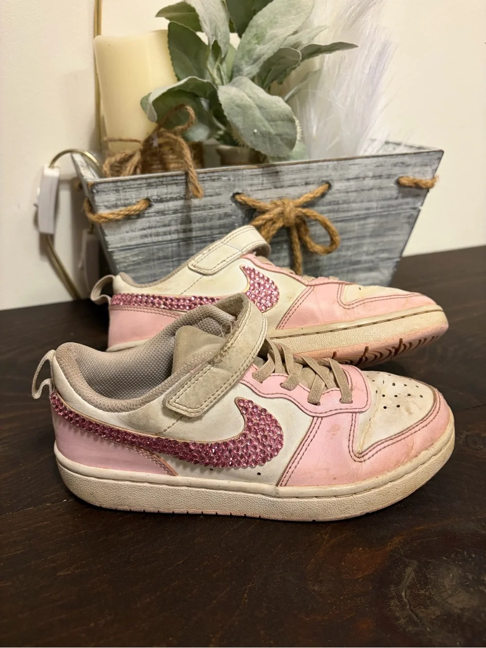 Nike Kids' Pink Crystal Swoosh Low-Top Sneakers 1Y